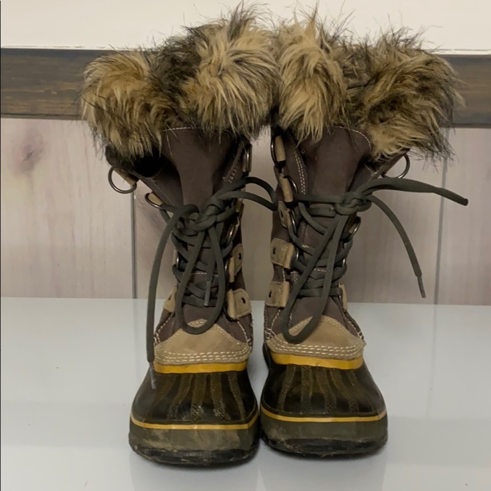 Sorel Joan of the Arctic size 5